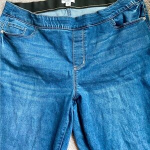 Croft & Barrow straight leg pull on plus size jeans! Super comfy